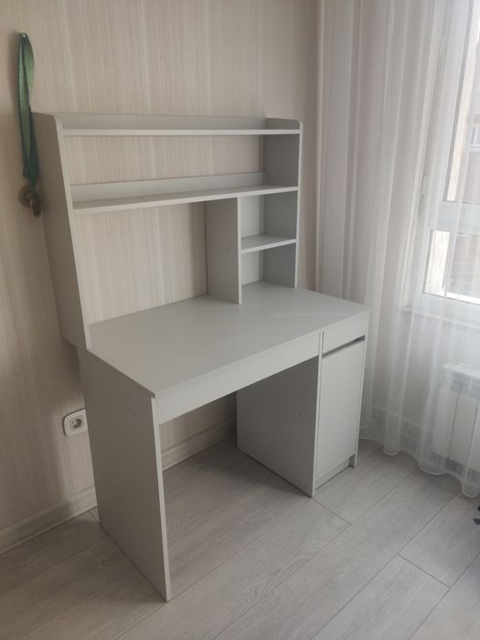 СТОЛЫ Письменные.