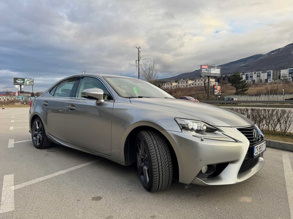 Lexus IS 300h Luxury