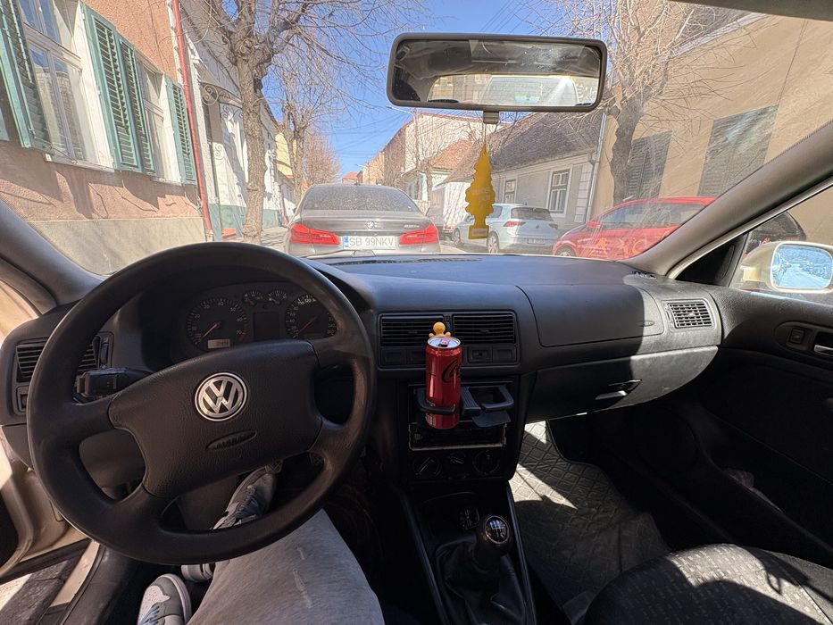 Vand golf 4 1.6 benzina 550€ negociabil