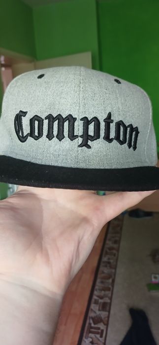 Разлика шапка Compton