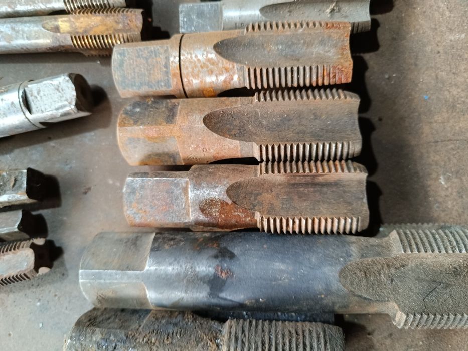 Лерки, метчики, свёрла, развёртки