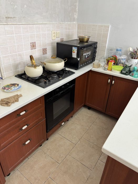 продам кухонную гарнитуру