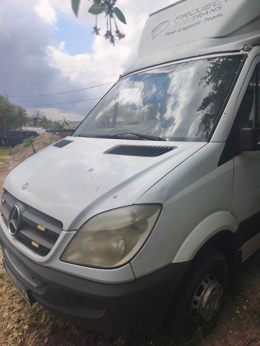 Autoutilitara Mercedes sprinter