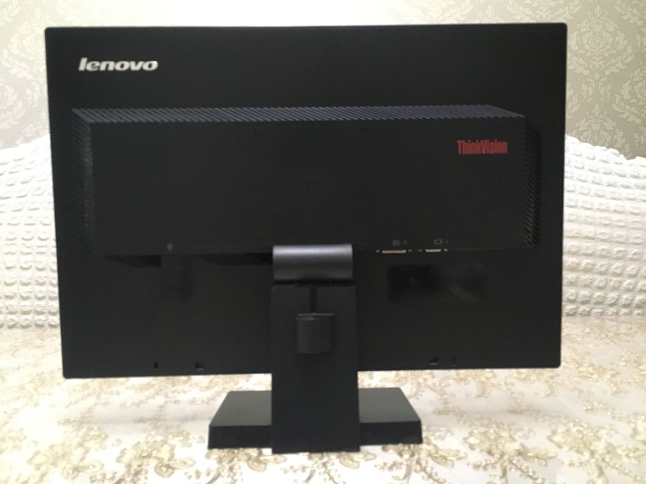 Монитор 24 дюйма Леново. Monitor 24 inch Lenovo.