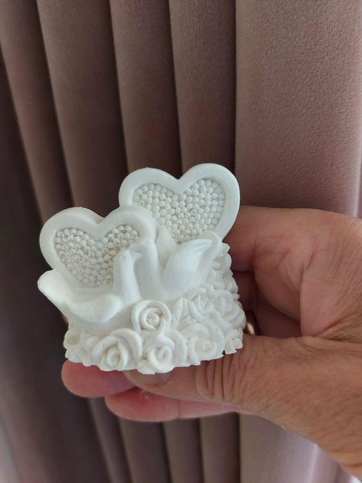 Подаръчета за гости  крила на ангел сърце от цветя от гипс ангелчета,