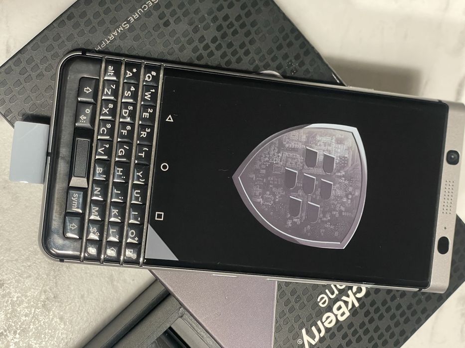 Telefon Blackberry Key one nou full box 600 lei pret fix