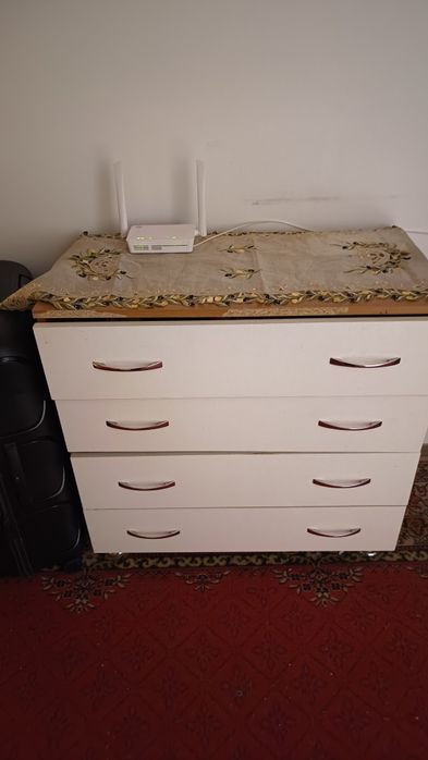 Отдам даром комод, стол