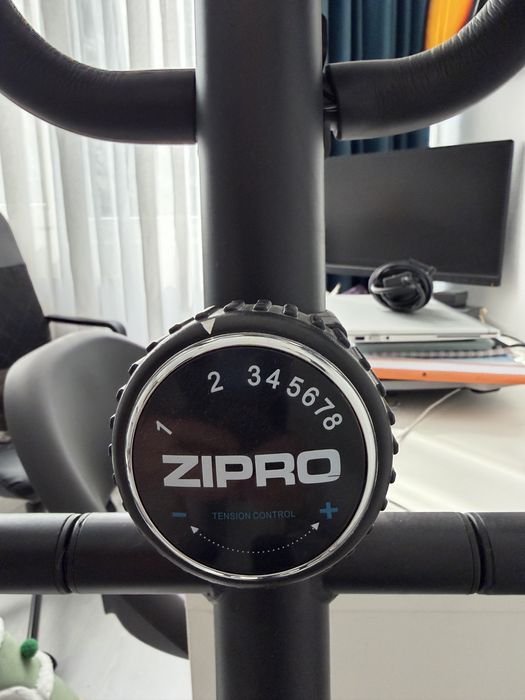 Bicicleta fitness eliptica Zipro Burn, volanta 7kg 120kg