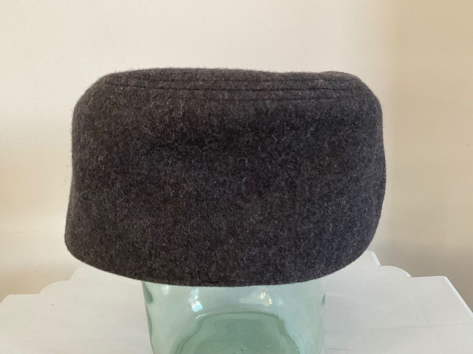 Шапка "Modern amusement", вълна, (черен гарван).