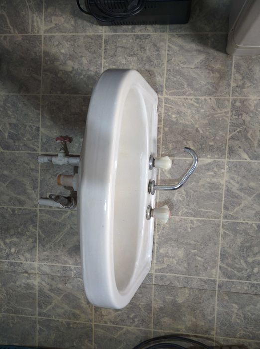 Раковина, умывальник.