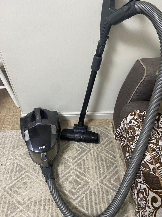 Продам пылесос бывший в употреблении