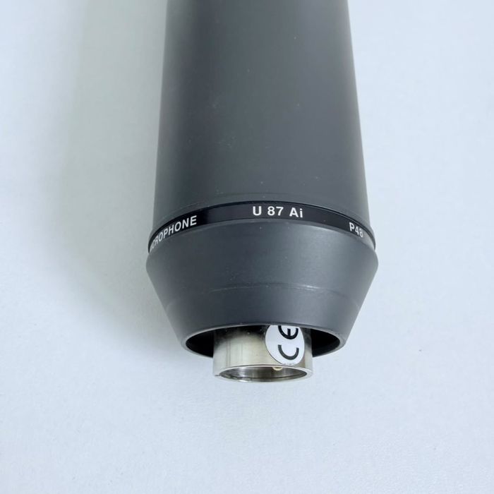 Neumann U 87 i Легендарный микрофон