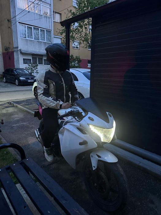 Vand honda Cbr125R oferim transport contracost