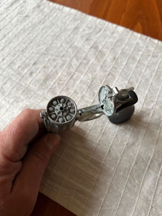 Метално детско пистолетче с капси