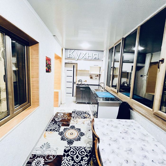 8-MКР 3-х комнатная 77-серия (кирпич) ЕВРО РЕМОНТ (Кредит)