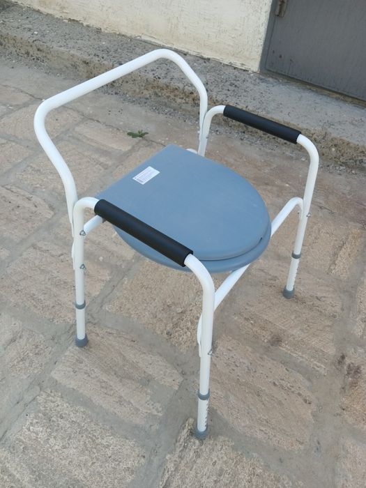 Инвалидная ходунок / туалет