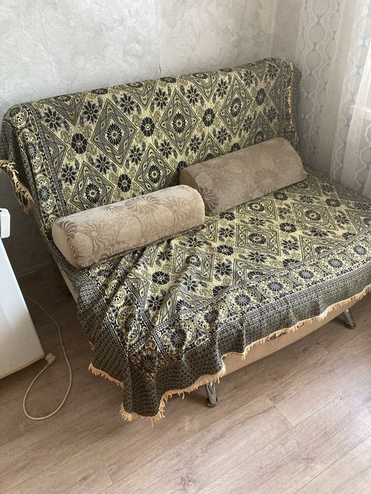 Продам диван недорого