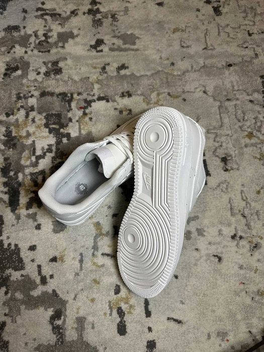 Nike Air Force 1 Albi (40/41) FULLBOX | Livrare rapida cu verificare colet