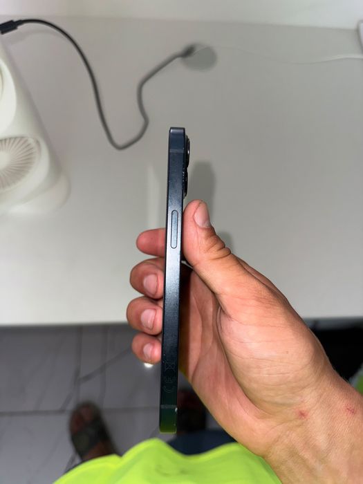 Продам Apple IPhone 13 128gb