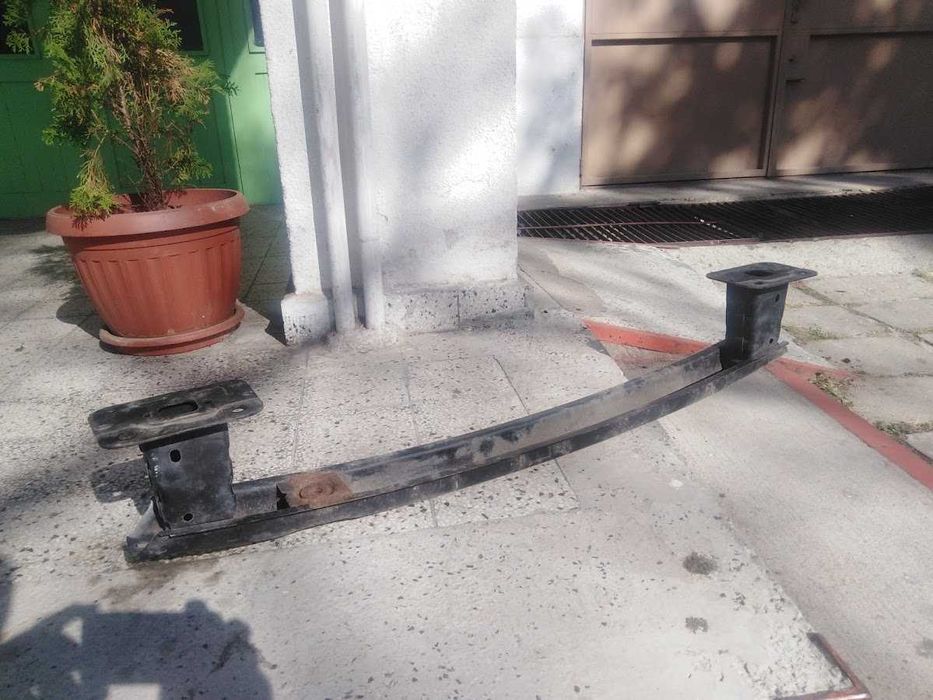 Продавам задна греда, броня Форд Куга 136к.с.