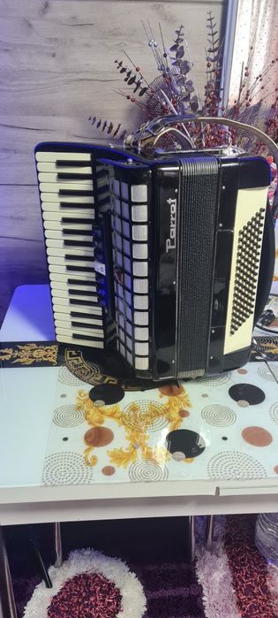 Vând acordeon stare bună