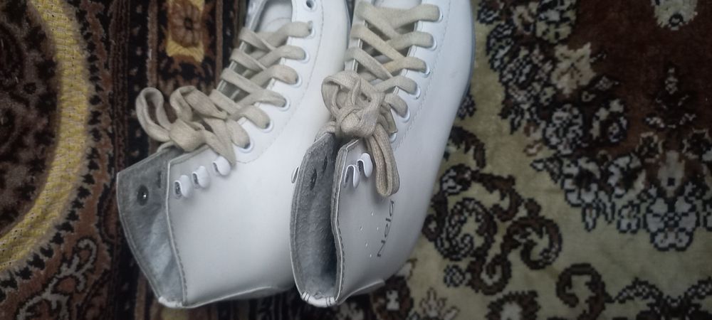 Продам коньки детские