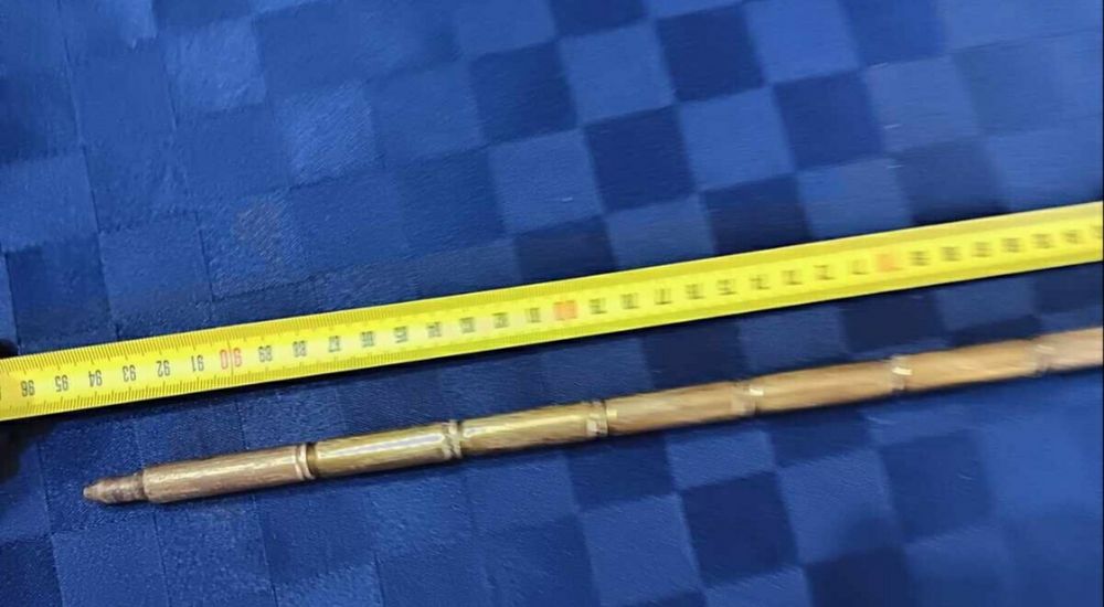 Стара емайлирана табела от началото на ХIX век ,и бастун