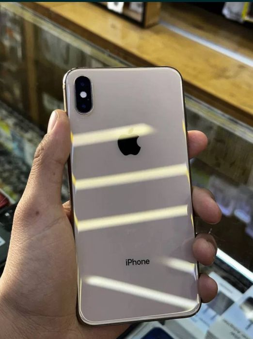 Iphone xs max sotiladi aybi yuq radnoy