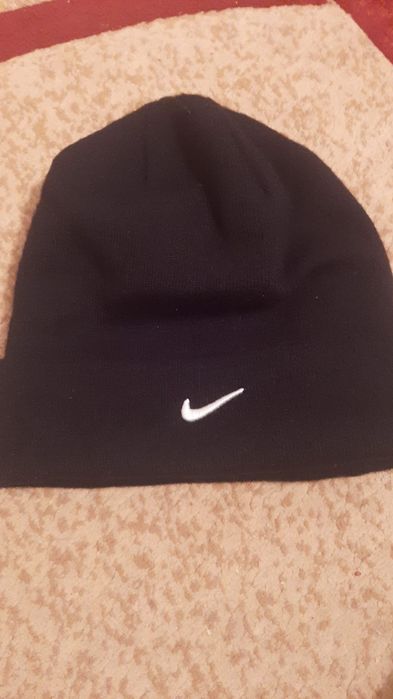 Срочно продаю  зимние шапка чёрные
