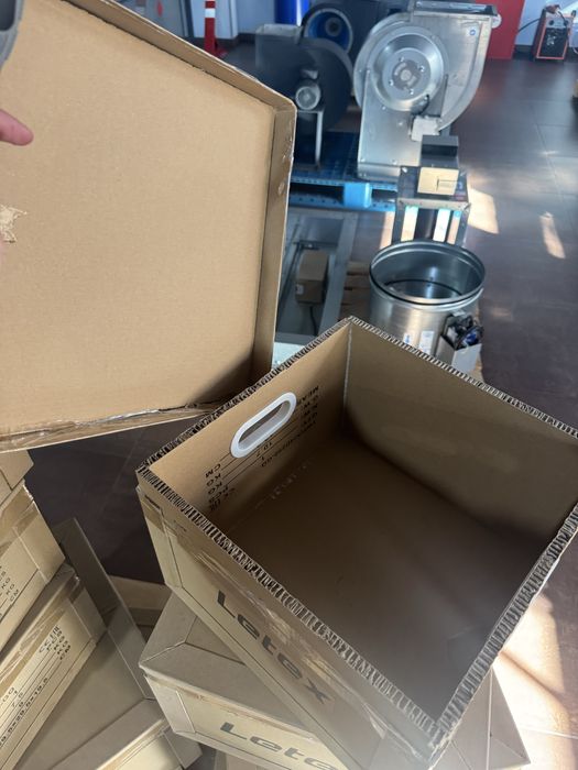 Картонные коробки