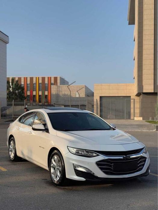 Srochna sotiladi Malibu 2 Premier 2022