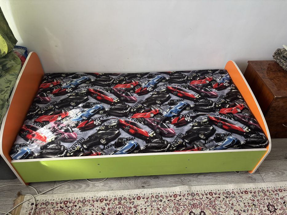 Кровать подростковая