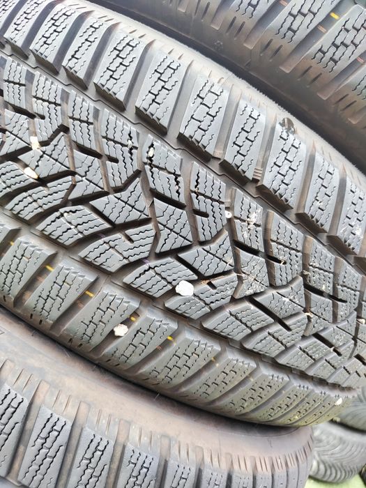 4 бр зимни 205/55/16 Dunlop