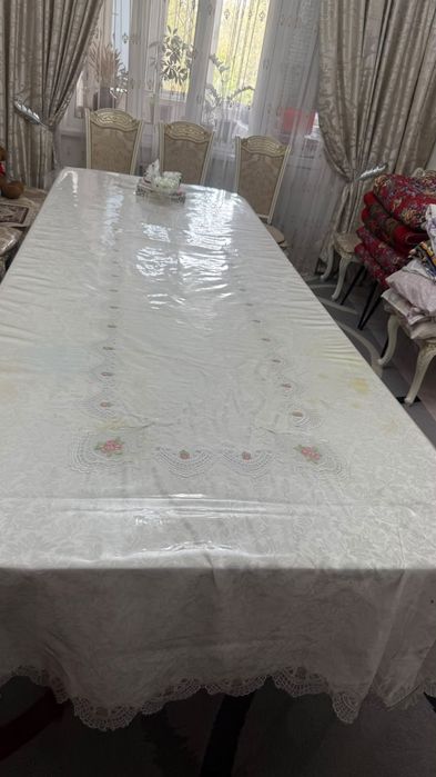 Продам холодильник,Стол
