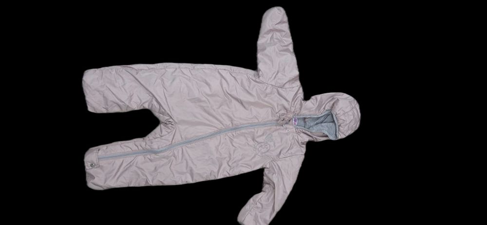 Продам комбинезоны размер 74см ,86