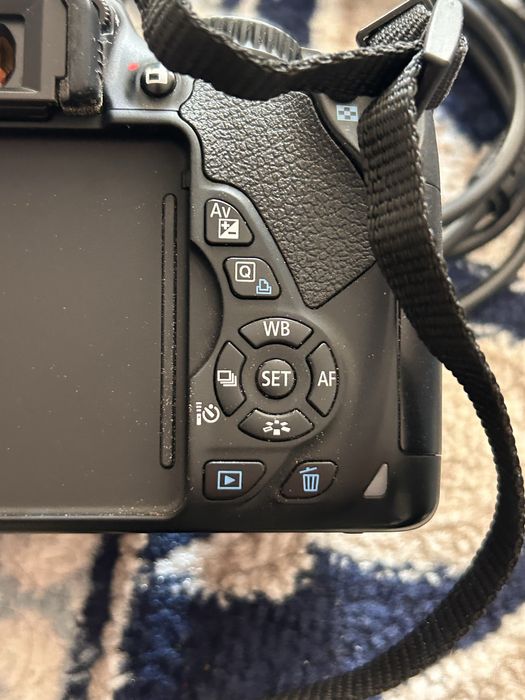 Продается Canon 650D