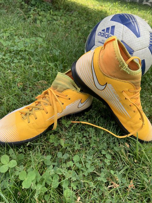 Футболни обувки/бутонки/стоножки Найк/Nike
