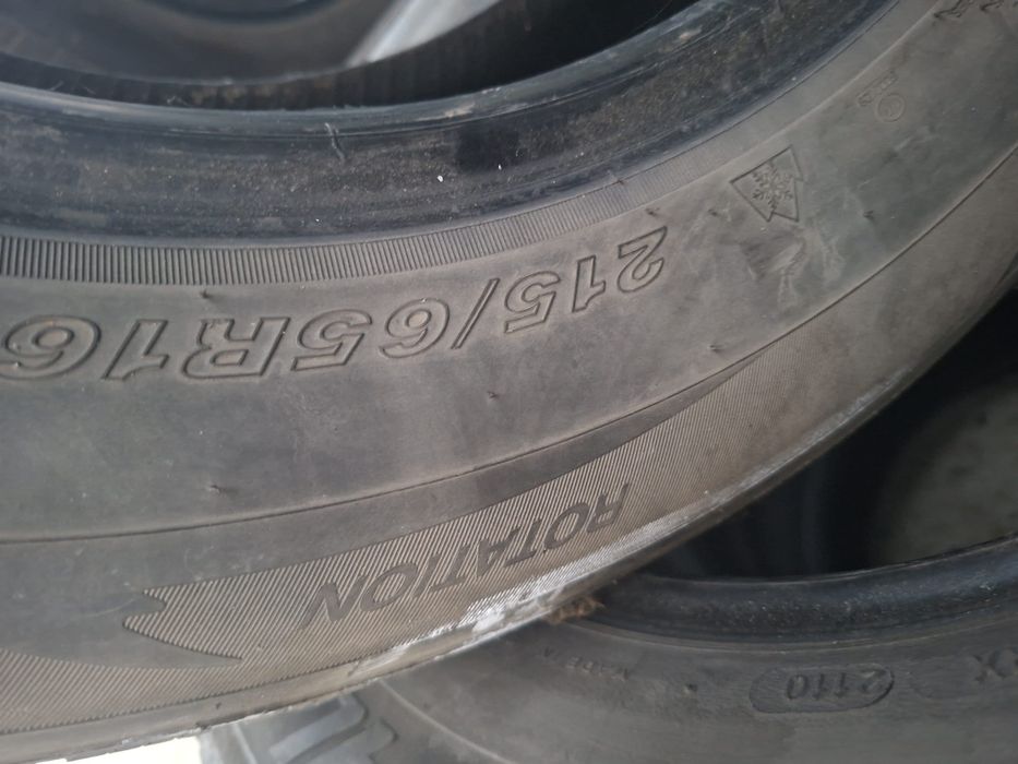 Vând 4 anvelope de iarna