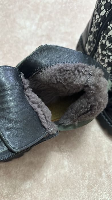 Детсий обувь для девочки.