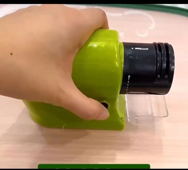 Elektron pichoq charxi