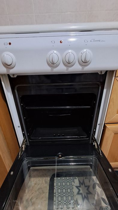 Продам электрическую плиту