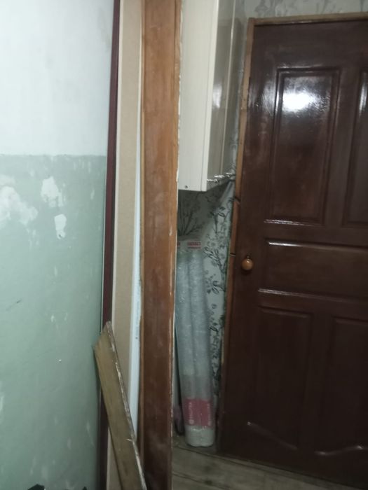 Продам деревянную дверь 80 × 2000