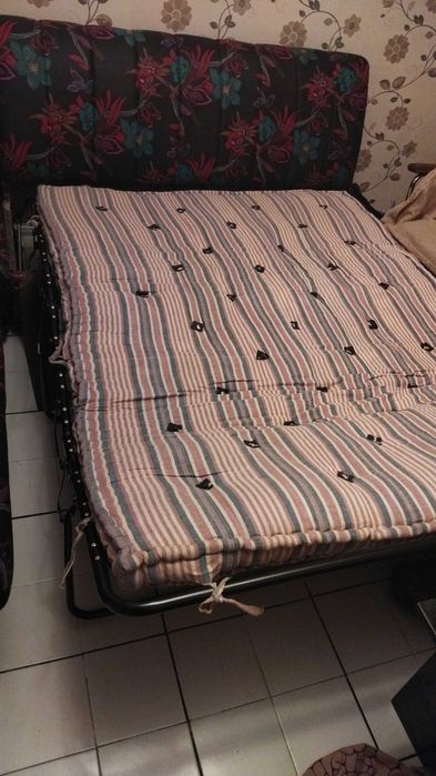 Продавам холов ъглов диван