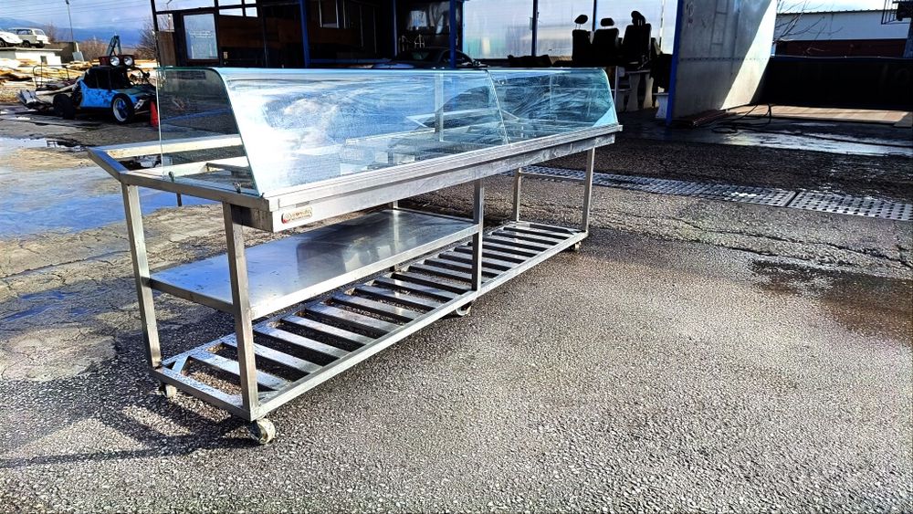 Продавам витрина алпака