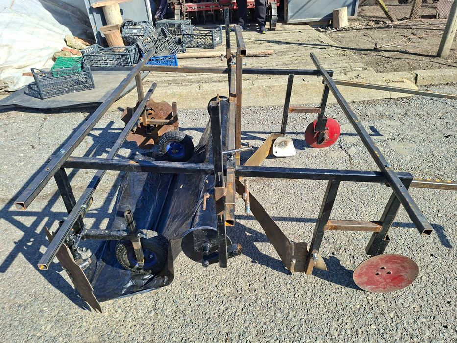 Мулч полагаща машина