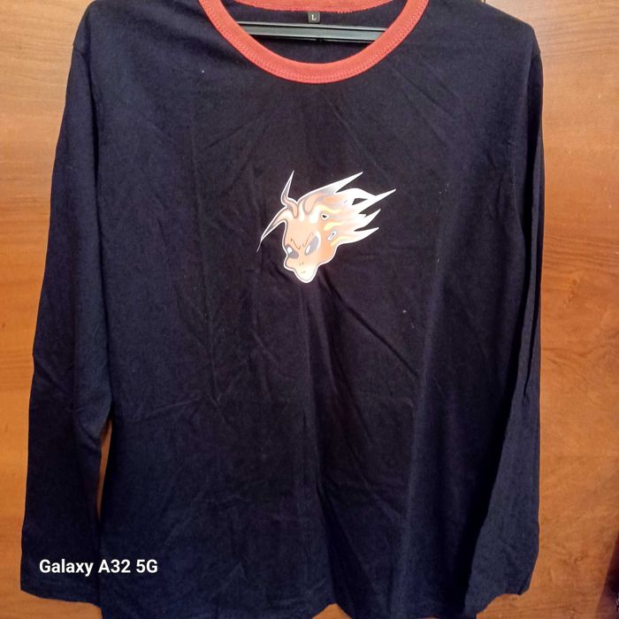 Продавам детски тениски с дълъг ръкав.