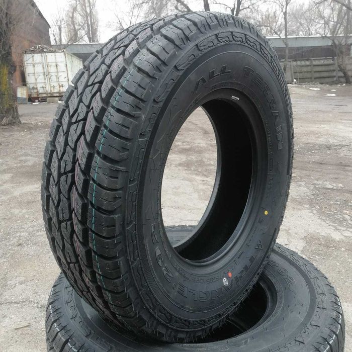 Всесезонные шины 235/75/15 Triangle TR292 (109S)