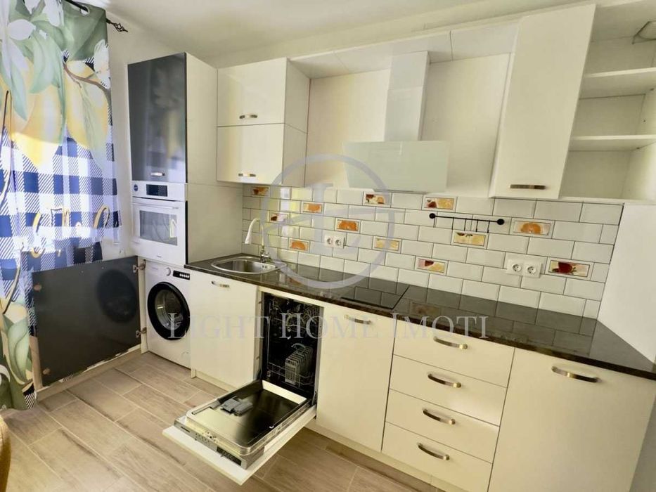 Продава се Двустаен апартамент в Пловдив, Остромила - 73 кв.м за 932 €/кв.м - Снимка #1