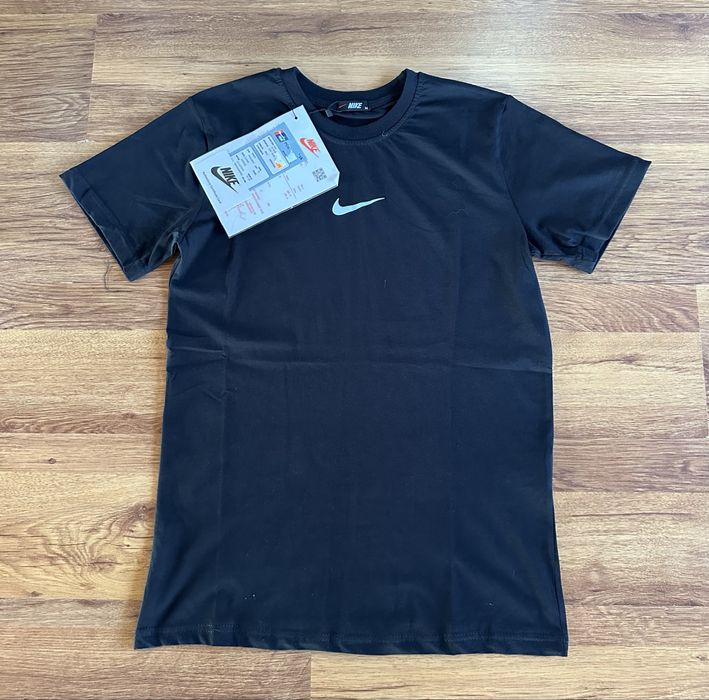 Мъжка,памучна,черна тениска Nike Air с голяма щампа на гърба