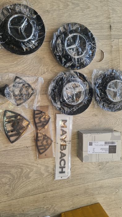 Черна емблема за Майбах Maybach